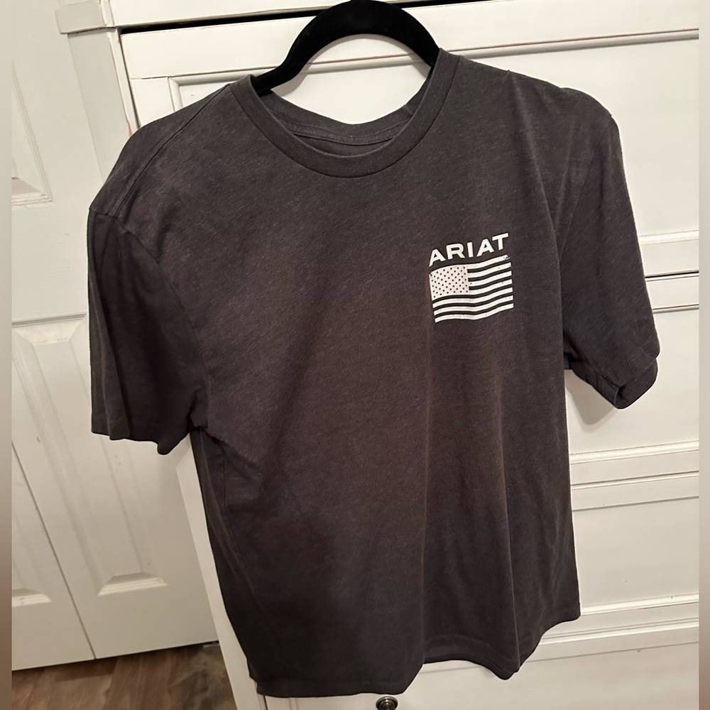 Large Ariat Shirt